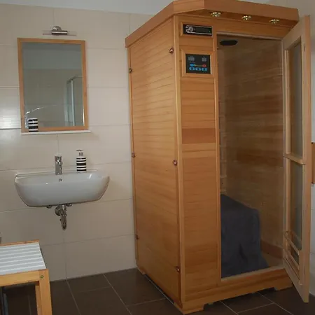 Holiday home Behagliches Zaunkoenig -mit Kamin Und Sauna