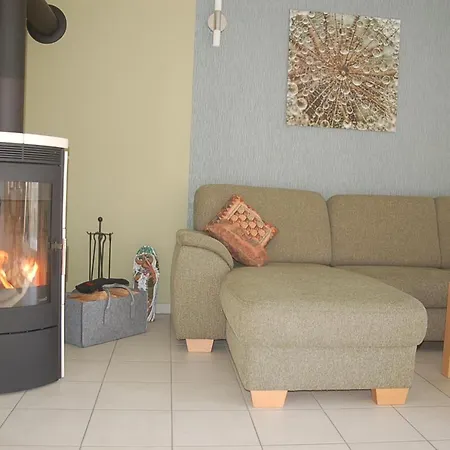 Behagliches Zaunkoenig -mit Kamin Und Sauna Tanne